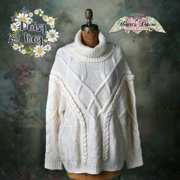 Daisy May Cozy Cable knit Oversized Sweater Size S - Picture 1 of 9